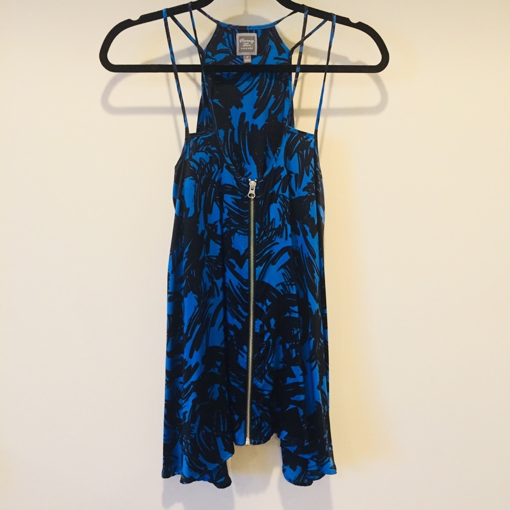 Printed silk top with zipper